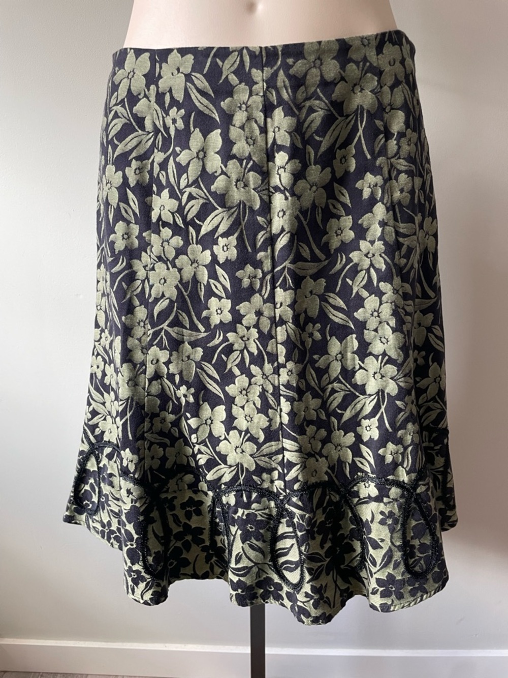 Nic + Zoe 100% Cotton Floral Ruffled Midi Skirt Embroidered Green Black Size 4